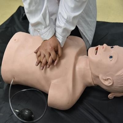 Geavanceerde PVC-mannequin De beste keuze voor reanimatie en intubatie training voor ouderen