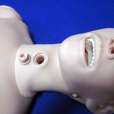 Medische wetenschappen Multifunktioneel verpleegkundig mannequin voor flexibele persoonlijke verzorgingstraining