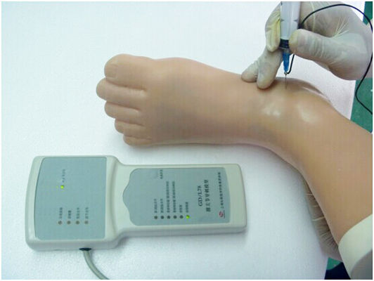 Realistische menselijke simulatie manneken enkelgewricht injectie training model met controle doos