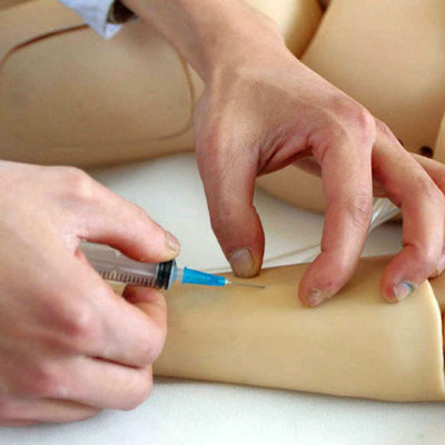 Geavanceerde volledig functionele neonatale verpleegkunde en CPR-mannequin Mensenlevensgrootte voor klinische praktijk