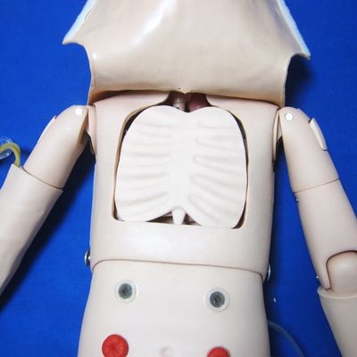 Professionele verpleegkundige school Mannequin voor kinderreanimatie en flexibele kinderopvoeding