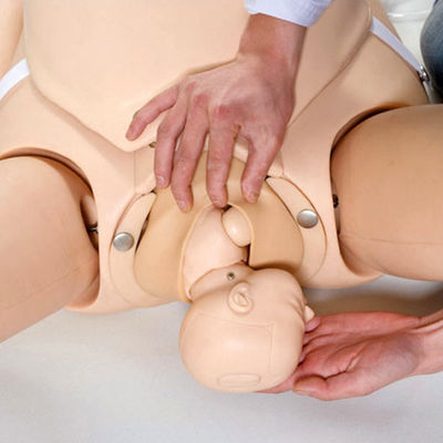 Geboorteopleidingspop voor realistische noodsimulaties van moeders en neonaten